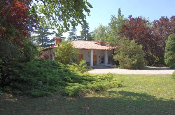 VILLA A RIVALTA