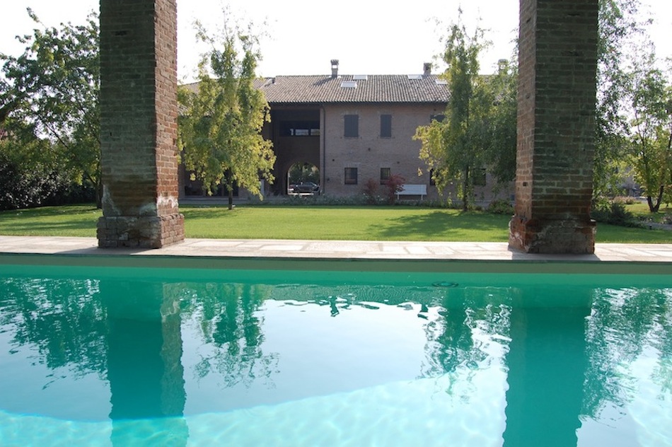 CASALE RISTRUTTURATO CON PISCINA