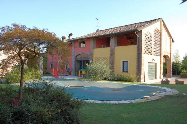 RUSTICO CON PISCINA