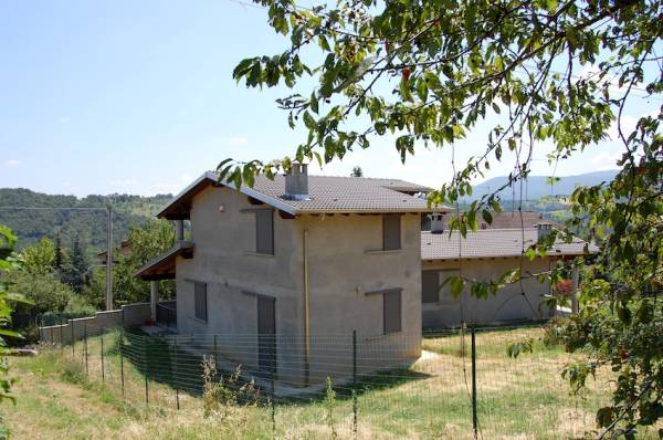 VILLA A GROPPARELLO