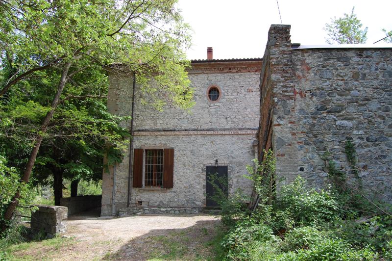 VILLA IN RIVA AL TREBBIA