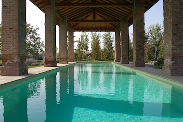 CASALE RISTRUTTURATO CON PISCINA