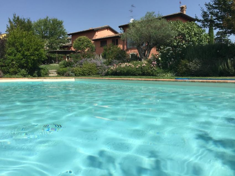 VILLA IN VAL TIDONE CON PISCINA