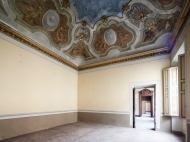 APPARTAMENTO AL PIANO NOBILE IN PALAZZO STORICO DI MQ. 450