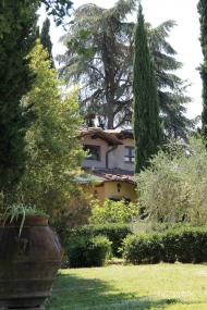 ESCLUSIVA PROPRIETA' SUI COLLI TOSCANI