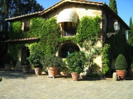 ESCLUSIVA PROPRIETA' SUI COLLI TOSCANI