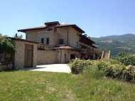 CASALE IN SASSO CON DEPENDANCE E PISCINA