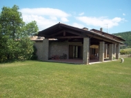 CASALE IN SASSO CON DEPENDANCE E PISCINA