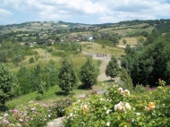 CASALE IN SASSO CON DEPENDANCE E PISCINA