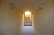 CASALE IN SASSO CON DEPENDANCE E PISCINA