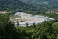 CASALE INDIPENDENTE CON DEPENDANCE E PISCINA SUL TREBBIA