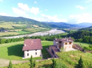 CASALE INDIPENDENTE CON DEPENDANCE E PISCINA SUL TREBBIA