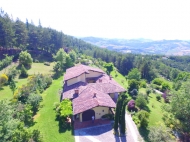 VILLA CON PISCINA A REZZANELLO