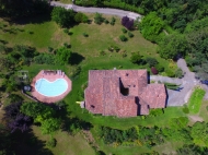 VILLA CON PISCINA A REZZANELLO