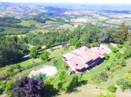 VILLA CON PISCINA A REZZANELLO