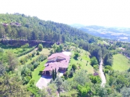 VILLA CON PISCINA A REZZANELLO