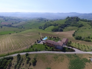 CASALE INDIPENDENTE CON PISCINA