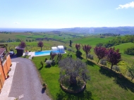 CASALE INDIPENDENTE CON PISCINA