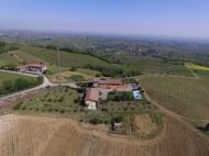 CASALE INDIPENDENTE CON PISCINA