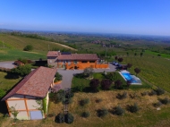 CASALE INDIPENDENTE CON PISCINA