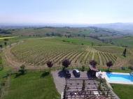 CASALE INDIPENDENTE CON PISCINA