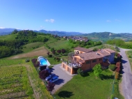 CASALE INDIPENDENTE CON PISCINA