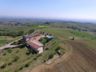 CASALE INDIPENDENTE CON PISCINA