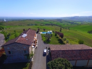 CASALE INDIPENDENTE CON PISCINA