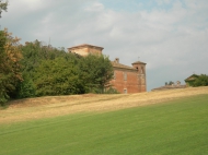 CASTELLO CON CAMPO DA GOLF