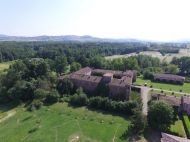 CASTELLO CON CAMPO DA GOLF