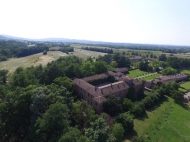 CASTELLO CON CAMPO DA GOLF