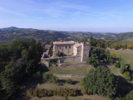 CASTELLO DEL XII SECOLO COMPLETAMENTE RESTAURATO