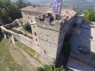 CASTELLO DEL XII SECOLO COMPLETAMENTE RESTAURATO