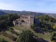 CASTELLO DEL XII SECOLO COMPLETAMENTE RESTAURATO