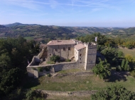 CASTELLO DEL XII SECOLO COMPLETAMENTE RESTAURATO