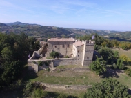 CASTELLO DEL XII SECOLO COMPLETAMENTE RESTAURATO