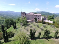 CASTELLO DEL XII SECOLO COMPLETAMENTE RESTAURATO