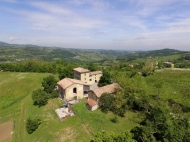 CASTELLO DEL XII SECOLO COMPLETAMENTE RESTAURATO