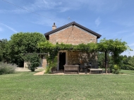 VILLA IN SASSO CON PISCINA 