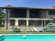 CASALE IN SASSO CON PISCINA