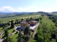 DOMINANTE RESIDENZA IN ALTA VAL LURETTA