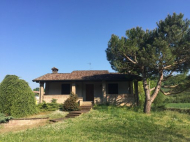 VILLA CON MAGAZZINO/STALLA