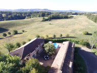 CASALE IN SASSO CON PISCINA