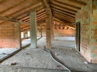 VILLA INDIPENDENTE CON VIGNETO