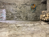CASALE DI FINE '800 INTERAMENTE IN SASSO A BETTOLA
