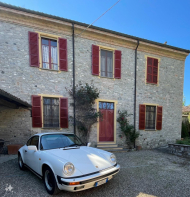 CASALE DI FINE '800 INTERAMENTE IN SASSO A BETTOLA