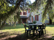 CASALE DI FINE '800 INTERAMENTE IN SASSO A BETTOLA