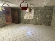 CASALE DI FINE '800 INTERAMENTE IN SASSO A BETTOLA