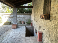CASALE DI FINE '800 INTERAMENTE IN SASSO A BETTOLA