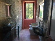 CASALE DI FINE '800 INTERAMENTE IN SASSO A BETTOLA